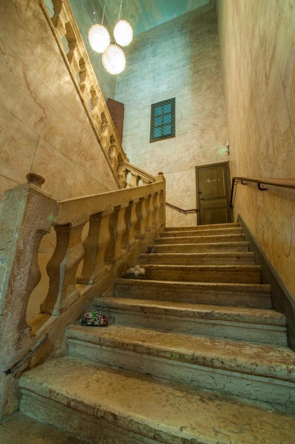Maison D'Hotes La Lumiere De Migou Beaumont-de-Lomagne Bagian luar foto