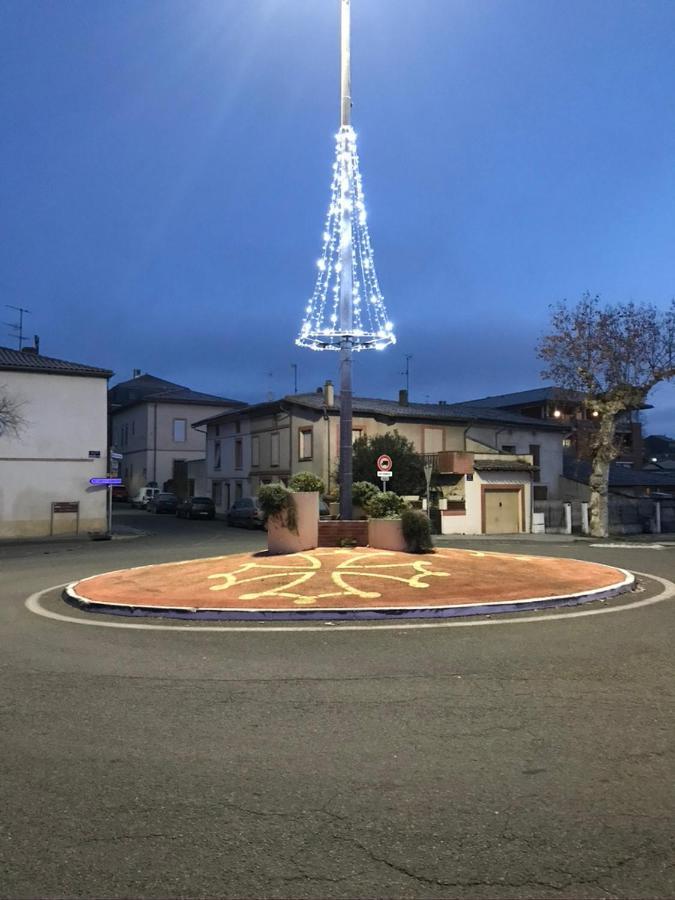 Maison D'Hotes La Lumiere De Migou Beaumont-de-Lomagne Bagian luar foto